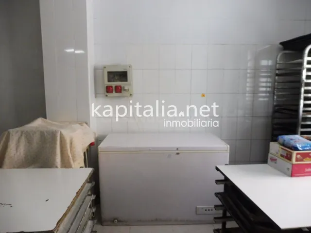 Local comercial en venta o alquiler en Ontinyent, zona calle - foto 3