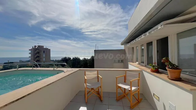 LA BONANOVA MODERNA CASA CON VISTAS AL MAR, PISCINA Y GARAJE - foto 2
