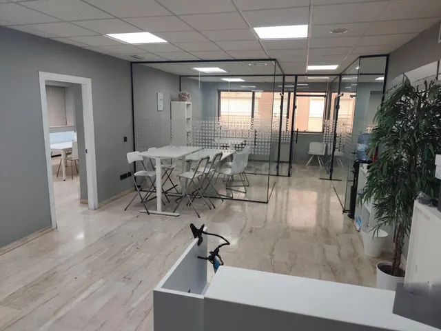Oficina de lujo en Avda. Gran Capitán esquina con Vial Norte - foto 4