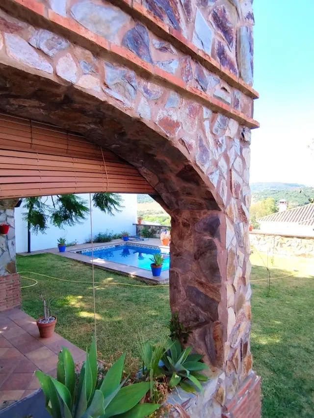Se vende Chalet con piscina en Getares — 28