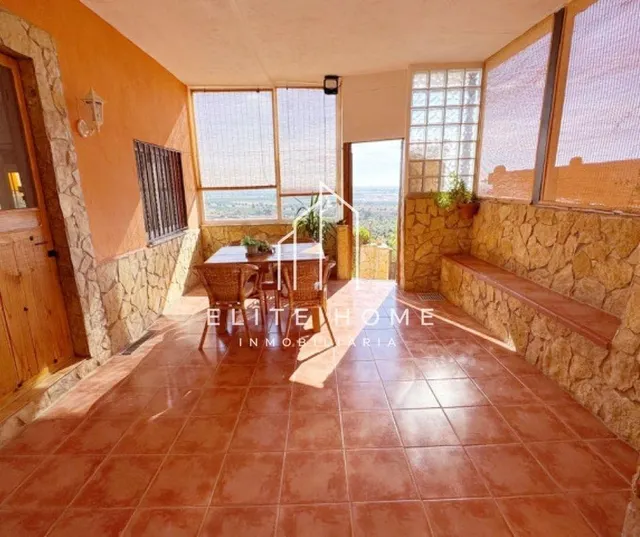 Una villa para disfrutar en familia en exclusiva urbanización y con el mediterráneo como horizonte — 48