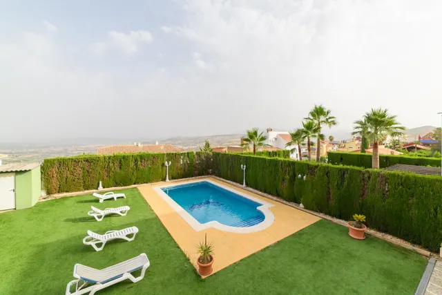 Amplio chalet con piscina salina en Monachil — 22