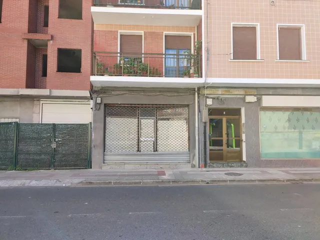 Local comercial en Aranguren — 2