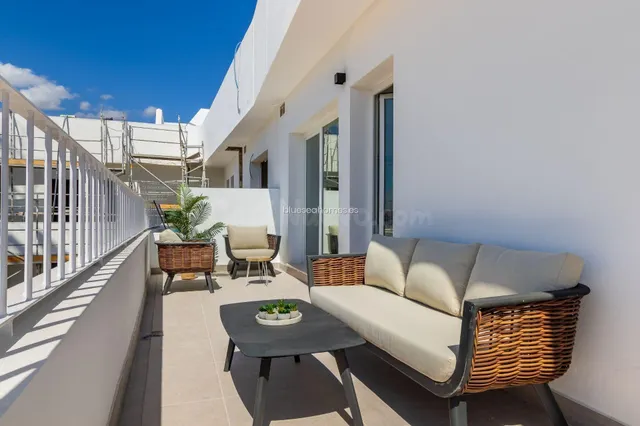 Venta de piso con tres dormitorios en Fuengirola, Málaga, Co - foto 2