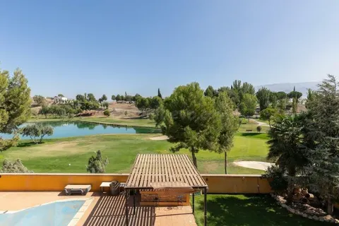 Chalet junto al campo de golf con vistazas