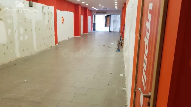 Amplio local comercial en el centro de Gandia — 2