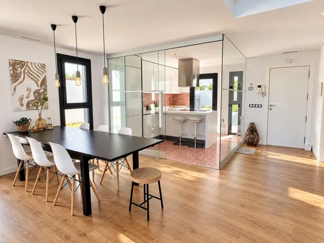 Preciosa casa de esquina con 3 dormitorios, amplia parcela privada y vistas panorámicas en Albir — 13