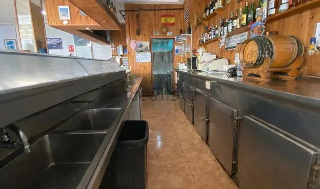 TRASPASO de bar-cafetería en funcionamiento – 10 años de trayectoria, terraza y clientela fija — 9