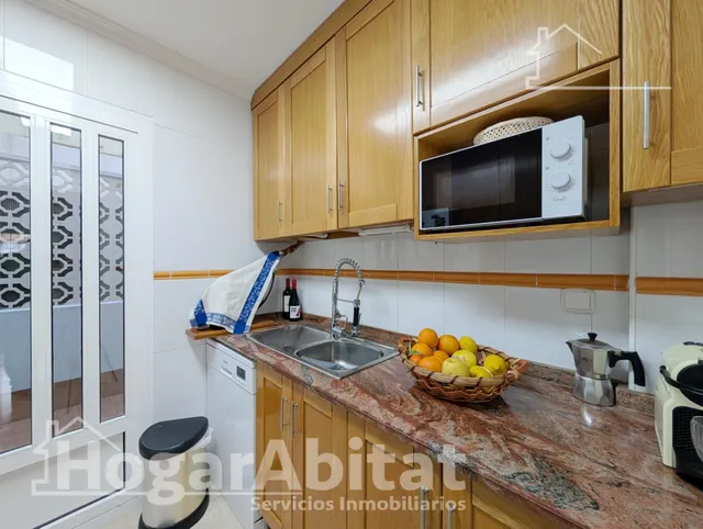REFORMADO CON TERRAZA, PISCINA Y GARAJE CERCA DE LA PLAYA — 30