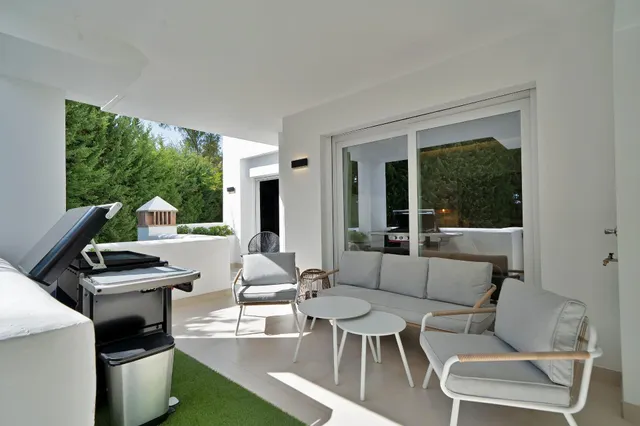 Apartamento completamente renovado en Las Tortugas de Aloha, Nueva Andalucía — 12