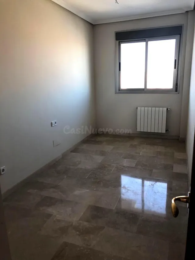 ¡Ático en venta de 3 dormitorios, 2 baños y plaza de garaje  - foto 4