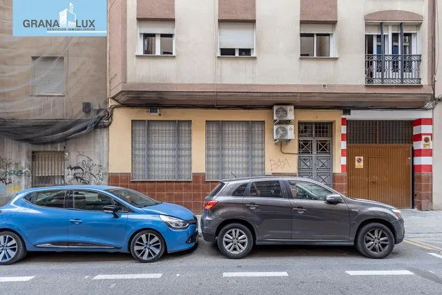 LOCAL COMERCIAL EN ARABIAL JUNTO HIPERCOR — 14