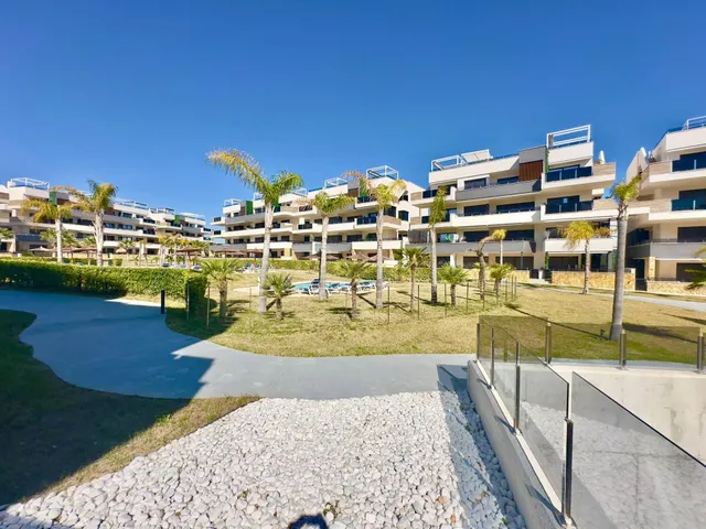 APARTAMENTO DE 3 DORMITORIOS 2 BAÑOS +2 PLAZAS DE GARAJES EN ORIHUELA COSTA (PLAYA FLAMENCA) — 47