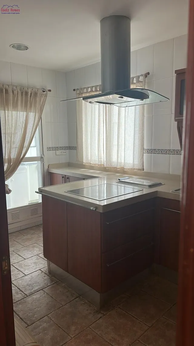 AMPLIA VIVIENDA.-ZONA CORTE INGLÉS — 18