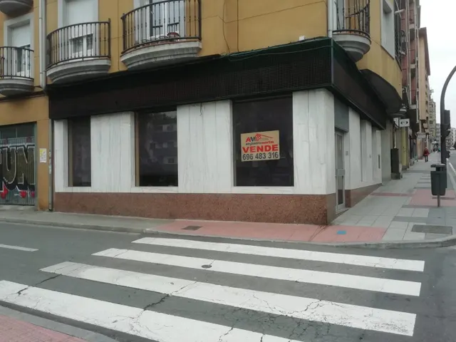 OPORTUNIDAD DE LOCAL EN SALAMANCA — 4