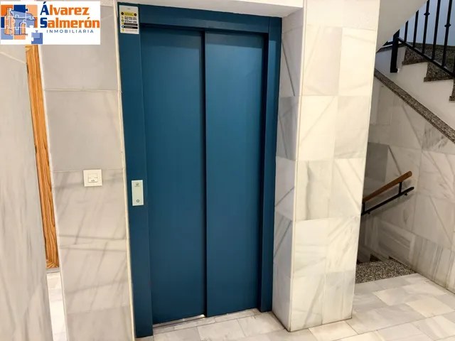 Piso amueblado con piscina, terraza y cochera en Las Gabias · 700 € — 22