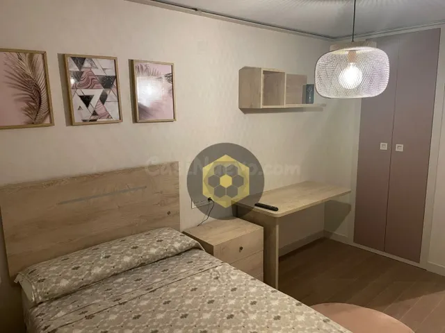 LT/ Precioso piso en alquiler de TRES dormitorios en zona Tr - foto 4
