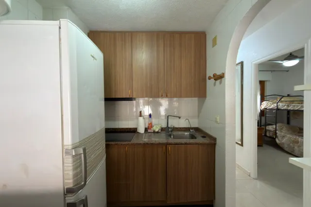 Estupendo apartamento con amplia terraza y piscina comunitaria, idoneo como vacacional, rodeado de todos los servicios — 9