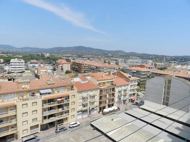 Apartamento situado en primera línea de la playa en el Passeig Josep Mundet — 18
