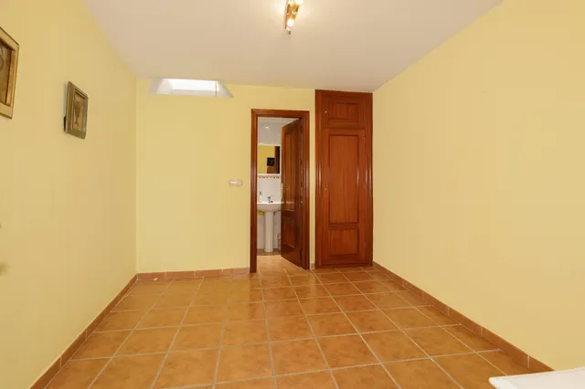 Magnífico adosado con apartamento independiente en Bola de Oro, Granada — 33