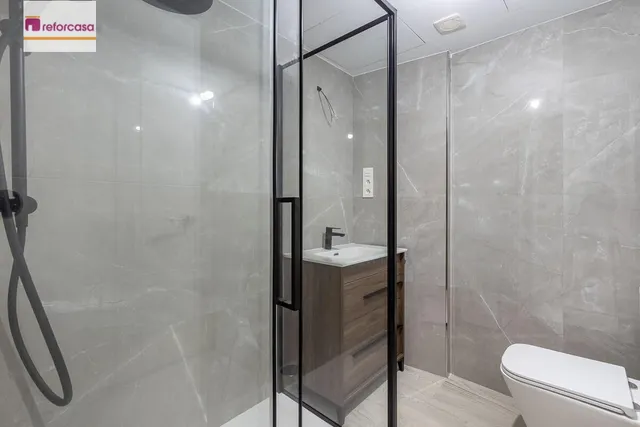 Piso reformado en Avenida Barcelona — 16