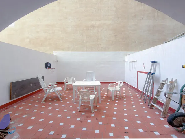 Edificio Galeon. Apartamento para reforma con excelente potencial de inversión + 2 amplias terrazas + piscina comunitaria — 18
