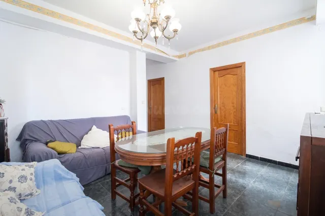 Casa con posibilidad de Piscina y Garaje cerca del centro de - foto 4
