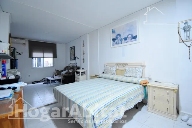 MUY AMPLIO CON 5 DORMITORIOS Y TERRAZA EN CENTRO — 17