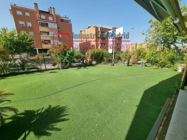Espectacular local de restauración con terraza cubierta y zo - foto 4