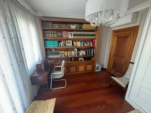 Piso 4 habitaciones 256m² en alquiler - Reconquista — 24