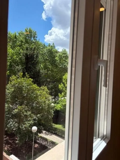 Exclusivo piso reformado en el corazón de Jerónimos, Madrid — 16