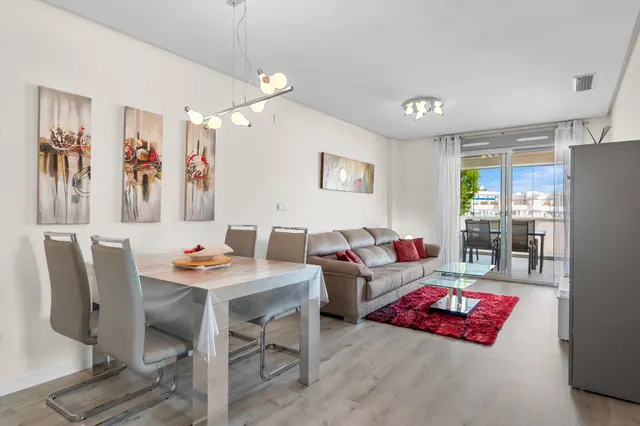 Apartamento de 2 dormitorios y 2 baños en los dolses ( orihuela costa ) — 17