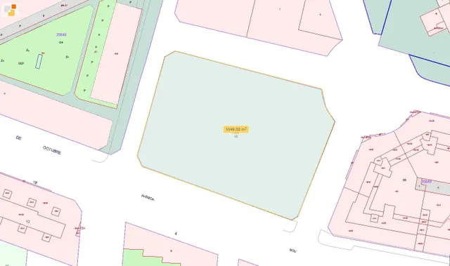 Solar urbano de 3.550m2 — 14