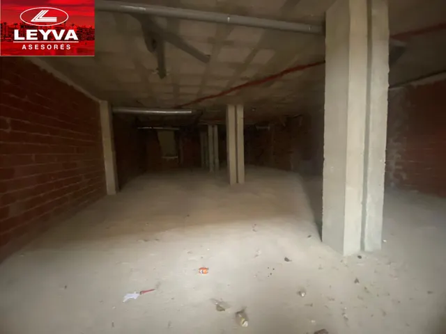 LOCAL COMERCIAL EN VENTA — 30