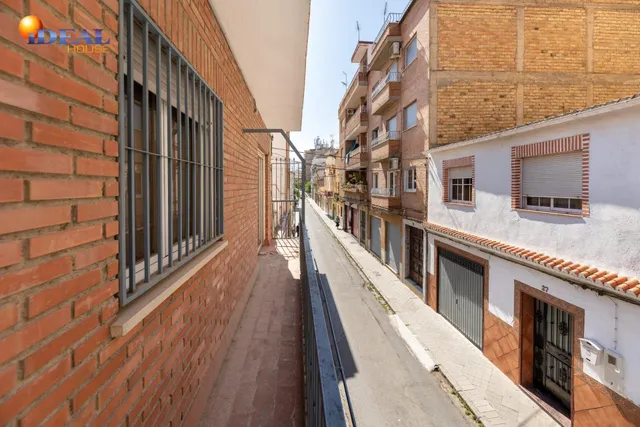 Local + vivienda en Avda. Cadiz — 19