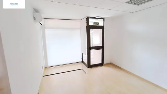 LOCAL DE 1100 M2 EN ZONA FERIA — 9