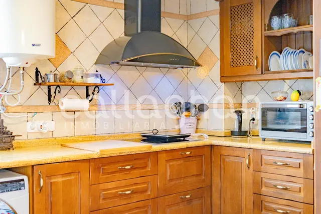 Amplia casa de pueblo con 6 habitaciones en Moncada — 6