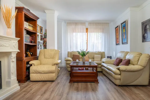 CHALET CON PISCINA Y JARDÍN A SOLO 10 MINUTOS DE GRANADA — 4