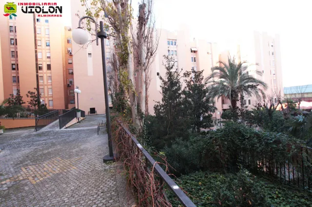 Piso en alquiler junto al Palacio de Congresos, 4 dormitorios, 2 baños — 30