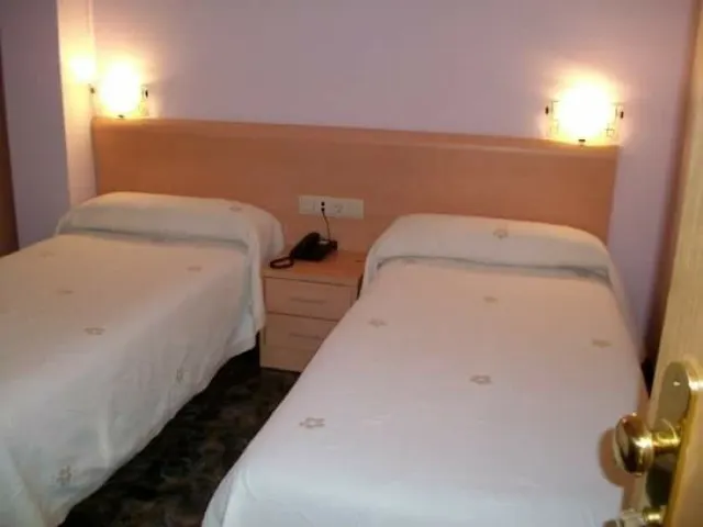Hotel en venta - Zona turística .Oportunidad !!!!! — 4