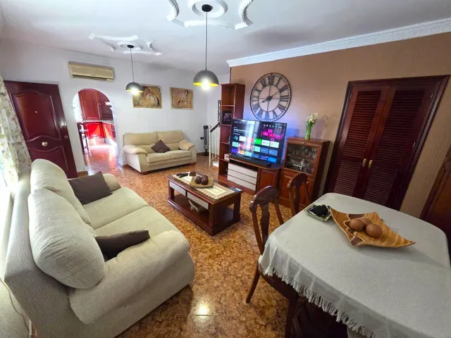 GRAN VIVIENDA CON GARAJE EN CHICLANA DE LA FRONTERA SITUADA EN LA ZONA DEL PILAR — 32