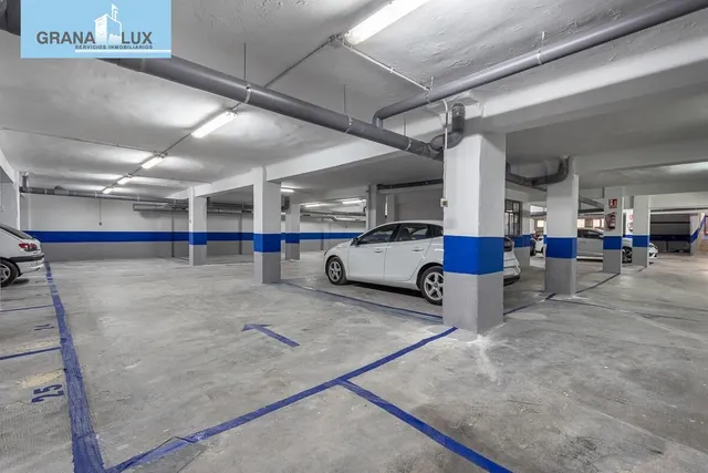 PARKING DE 30 PLAZAS EN PLENO CENTRO DE GRANADA — 3