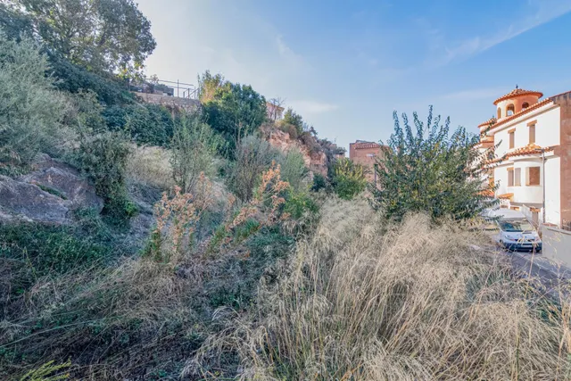Oportunidad Única: Terreno Urbano en Vélez de Benaudalla - Costa Tropical — 39