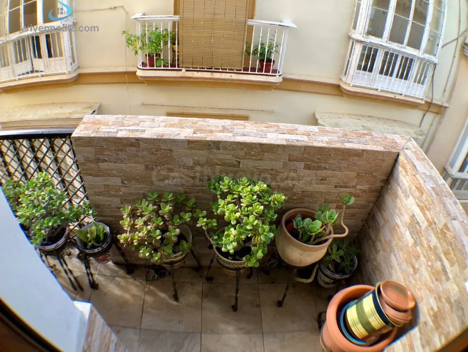 AMPLIA VIVIENDA CON ASCENSOR - ZONA CENTRO