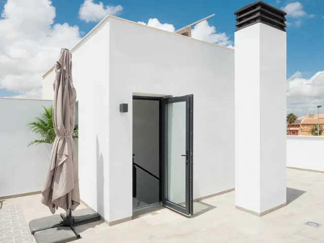 LLAVES EN MANO! VILLA  DE OBRA NUEVA COMPLETAMENTE AMUEBLADA EN SAN PEDRO DEL PINATAR, COSTA CALIDA — 40