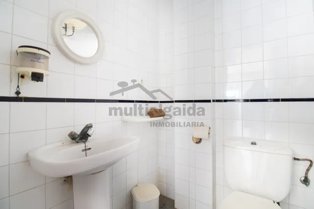 LOCAL COMERCIAL EN MONTEOLIVETE — 7