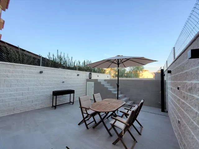 Apartamento en planta baja con piscina privada en Los Collad - foto 5