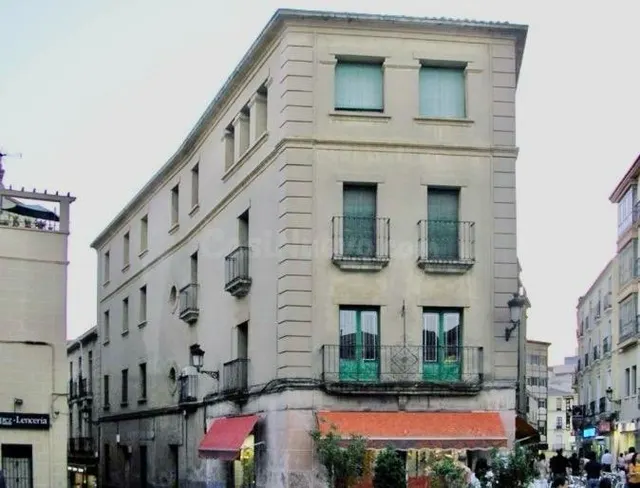 ¡GRAN OPORTUNIDAD DE INVERSIÓN! VENTA DE EDIFICIO COMERCIAL 