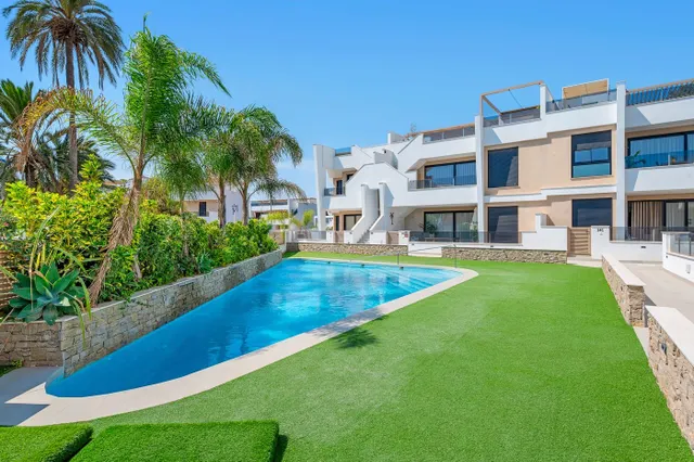 APARTAMENTO DE 3 DORMITORIOS Y 2 BAÑOS EN SAN PEDRO DEL PINATAR (MURCIA) — 36