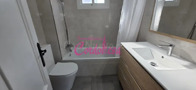 Piso Reformado en la Zona de Fuensanta, Córdoba - €178.500 - foto 5